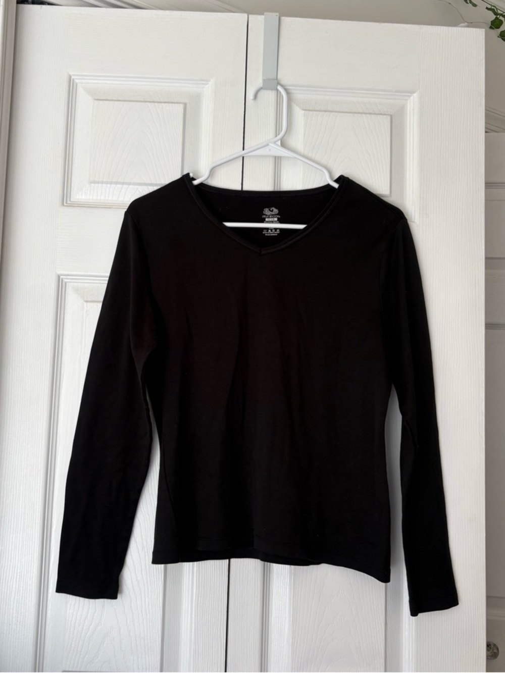 Black Long Sleeve V Neck Shirt Size L